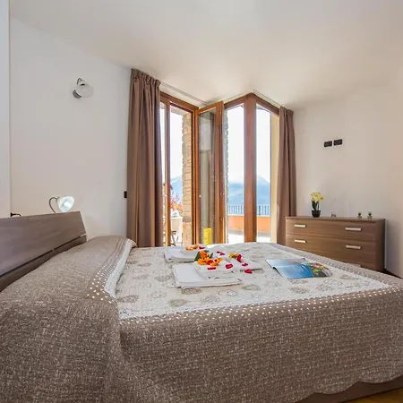 Borgo La Sorgente Aparthotel Gravedona