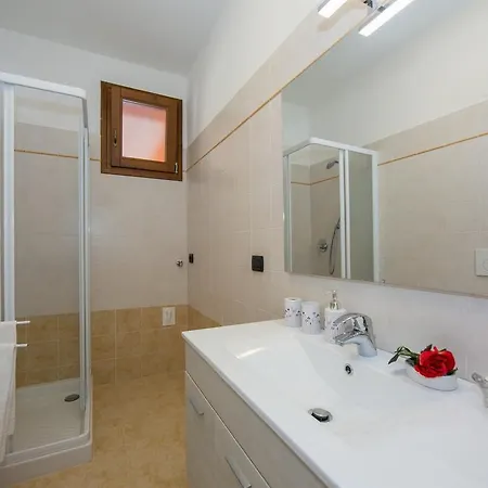 Borgo La Sorgente Hotel apartamentowy Gravedona